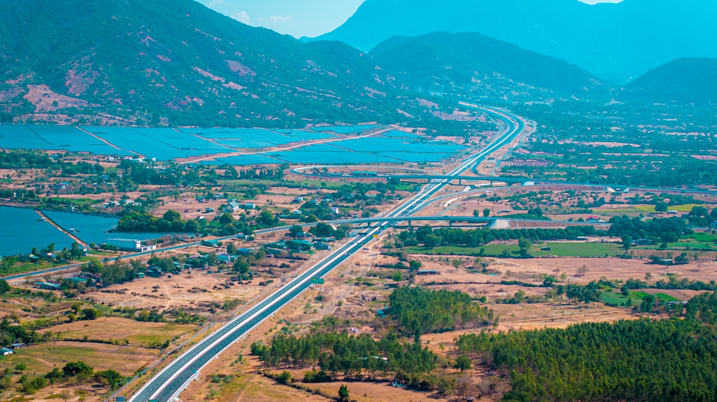 Hiệu ứng “vết dầu loang”, cú hích tăng giá bất động sản trung tâm Nha Trang sau sáp nhập- Ảnh 1.