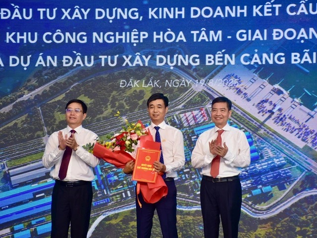Hình ảnh tại lễ khởi công. Nguồn ảnh: Báo Tuổi Trẻ Hình ảnh tại lễ khởi công. Nguồn ảnh: Báo Tuổi Trẻ