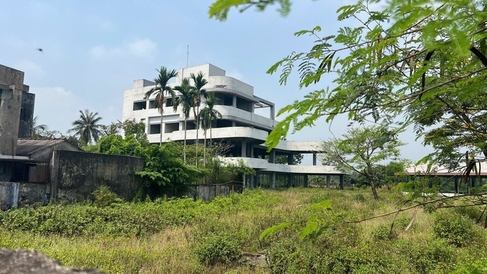 Tổ hợp thương mại dịch vụ 200 tỷ trên đất nhà máy bia bỏ hoang nhiều năm, tương lai vẫn vô định- Ảnh 1. Tổ hợp thương mại dịch vụ 200 tỷ trên đất nhà máy bia bỏ hoang nhiều năm, tương lai vẫn vô định- Ảnh 1.