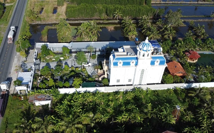 Diễn biến mới nhất về việc phá dỡ 'tòa nhà đẹp nhất Cà Mau'- Ảnh 3. Diễn biến mới nhất về việc phá dỡ 'tòa nhà đẹp nhất Cà Mau'- Ảnh 3.