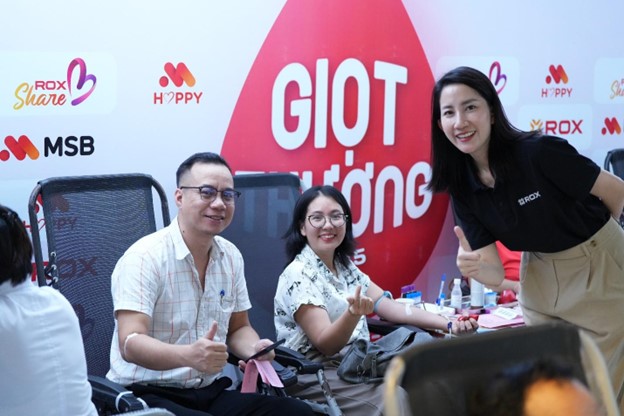 Giọt thương 2025: CBNV ROX Group chung tay hiến máu, lan tỏa giá trị sống đẹp - Ảnh 4. Giọt thương 2025: CBNV ROX Group chung tay hiến máu, lan tỏa giá trị sống đẹp - Ảnh 4.
