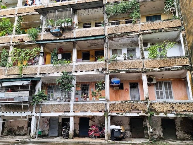 Chung cư 50 năm tuổi có dấu ấn của CHDC Đức nay xập xệ, vừa gặp phải sự cố nghiêm trọng- Ảnh 3. Chung cư 50 năm tuổi có dấu ấn của CHDC Đức nay xập xệ, vừa gặp phải sự cố nghiêm trọng- Ảnh 3.