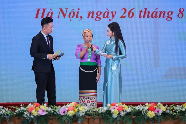 Thủ tướng: Xóa hơn 330.000 nhà tạm, dột nát là "Công trình Quốc gia đặc biệt" của "ý Đảng, lòng dân"- Ảnh 4.