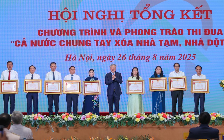 Thủ tướng: Xóa hơn 330.000 nhà tạm, dột nát là "Công trình Quốc gia đặc biệt" của "ý Đảng, lòng dân"- Ảnh 8.