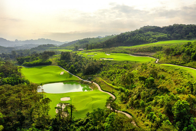 Việt Nam có 1 sân golf nhìn thẳng ra vịnh biển đẹp nhất thế giới, được kiến trúc sư lừng danh thiết kế- Ảnh 2.