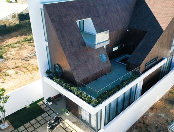Soi 2 biệt thự triệu đô của Tóc Tiên và Hoàng Touliver: Đều tọa lạc ở vị trí đắc địa với thiết kế hiện đại- Ảnh 1.