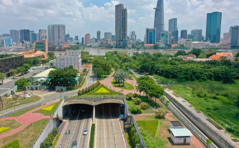 Việt Nam sở hữu hầm vượt sông dài nhất Đông Nam Á, đáp ứng lưu lượng 45.000 ô tô và 270.000 xe máy mỗi ngày- Ảnh 1.