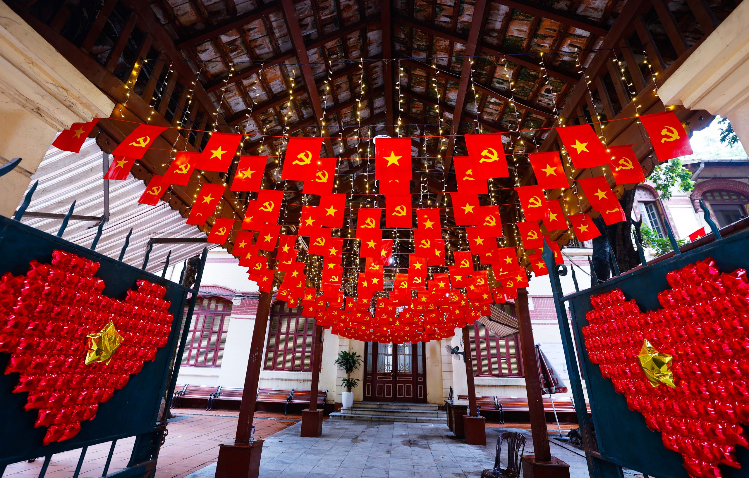 Photo Travel: Hà Nội trong muôn ánh sao vàng