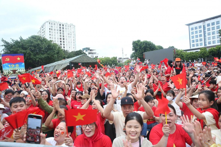 Thủ tướng Chính phủ yêu cầu khẩn trương triển khai tặng quà Quốc khánh cho người dân, bảo đảm đúng tiến độ- Ảnh 1. Thủ tướng Chính phủ yêu cầu khẩn trương triển khai tặng quà Quốc khánh cho người dân, bảo đảm đúng tiến độ- Ảnh 1.
