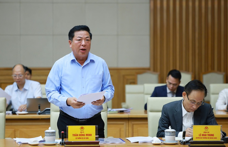 Thủ tướng: Khẩn trương hoàn thiện bộ tiêu chuẩn, quy chuẩn về đường sắt tốc độ cao- Ảnh 5. Thủ tướng: Khẩn trương hoàn thiện bộ tiêu chuẩn, quy chuẩn về đường sắt tốc độ cao- Ảnh 5.