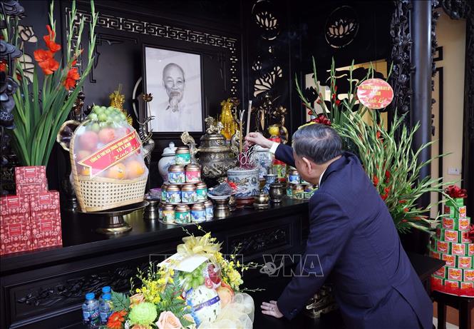 Tổng Bí thư Tô Lâm dâng hương tưởng niệm Chủ tịch Hồ Chí Minh tại Di tích nhà số 48 Hàng Ngang- Ảnh 2. Tổng Bí thư Tô Lâm dâng hương tưởng niệm Chủ tịch Hồ Chí Minh tại Di tích nhà số 48 Hàng Ngang- Ảnh 2.