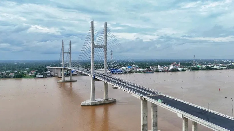Chỉ 15 ngày nữa, cầu gần 7.000 tỷ cách cầu dây văng đầu tiên do Việt Nam thiết kế 3,8km sẽ chính thức khánh thành- Ảnh 3.