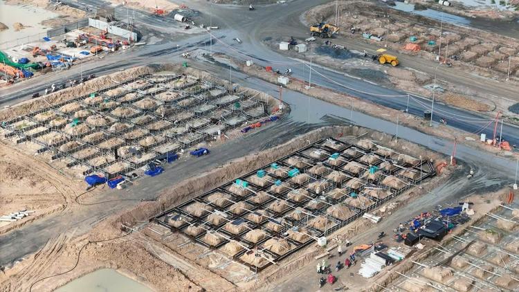 Ông lớn trên thị trường địa ốc: người vào Nam, kẻ ra Bắc- Ảnh 1.
