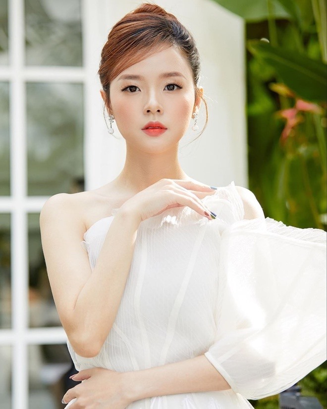 Biệt thự triệu đô của giảng viên đại học từng là hotgirl đình đám: Thuộc khu đắt đỏ nhất TP, an ninh cực nghiêm ngặt- Ảnh 5.