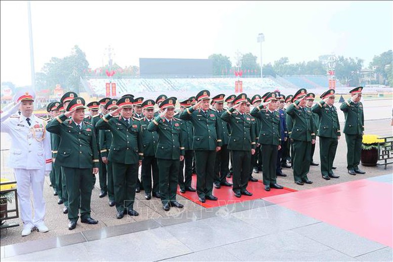 80 năm Quốc khánh: Lãnh đạo Đảng, Nhà nước vào Lăng viếng Chủ tịch Hồ Chí Minh- Ảnh 3. 80 năm Quốc khánh: Lãnh đạo Đảng, Nhà nước vào Lăng viếng Chủ tịch Hồ Chí Minh- Ảnh 3.