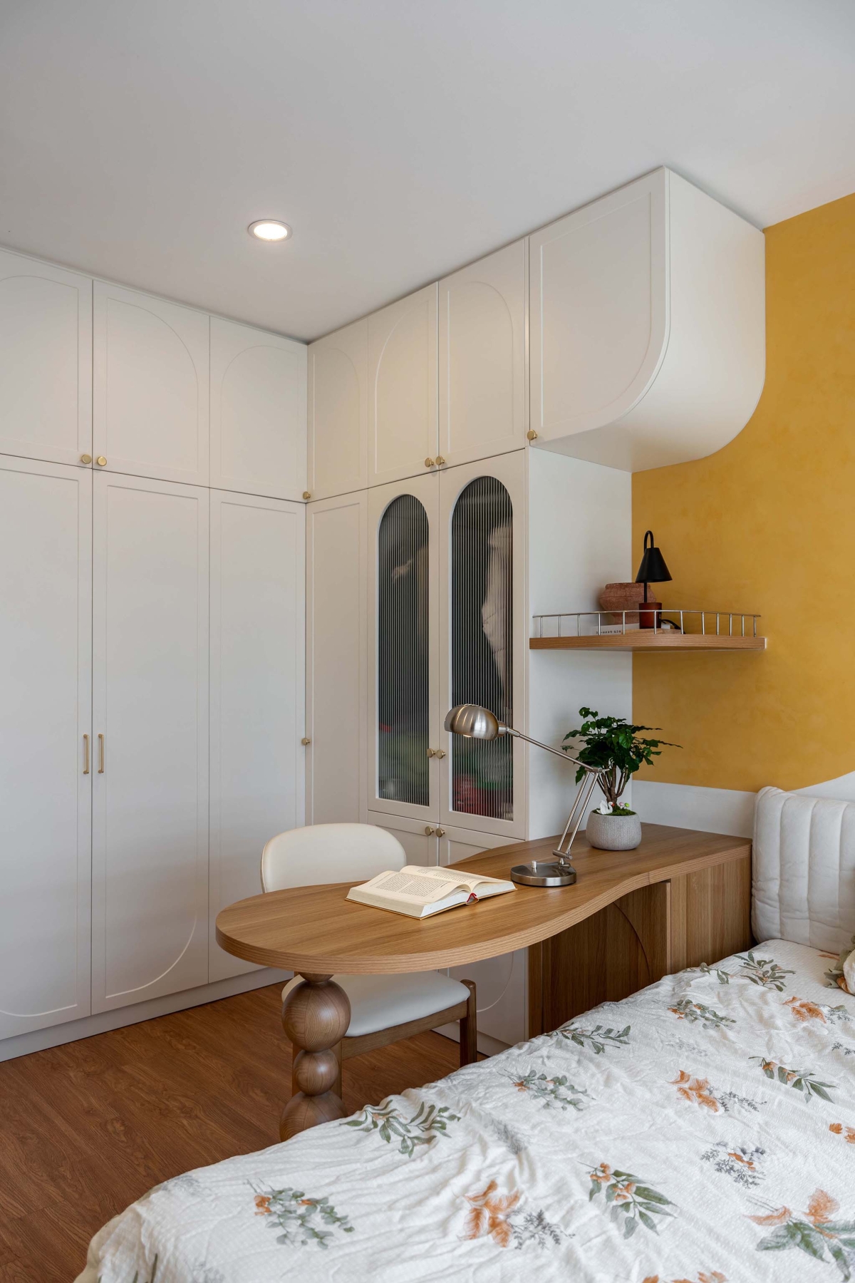 Cải tạo căn hộ 80m2 theo bảng màu rực rỡ với 320 triệu đồng- Ảnh 8. Cải tạo căn hộ 80m2 theo bảng màu rực rỡ với 320 triệu đồng- Ảnh 8.