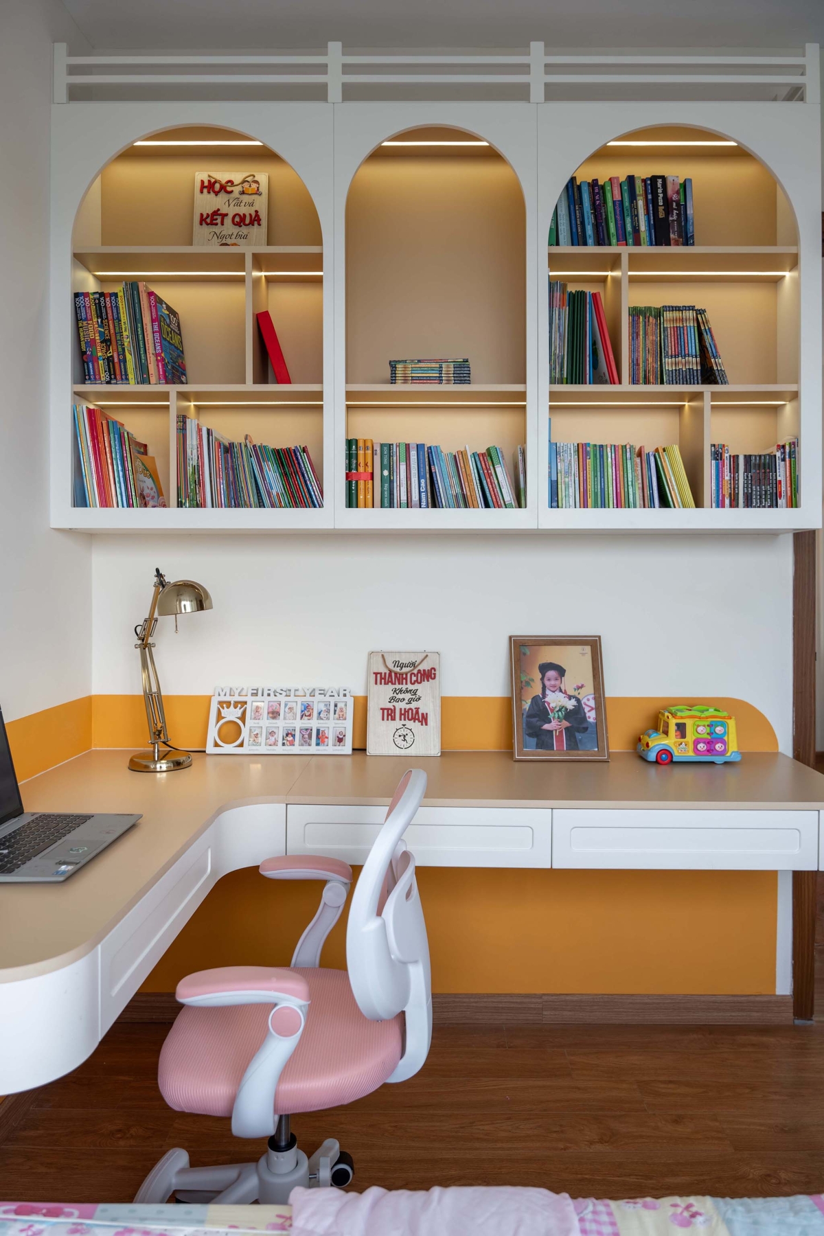 Cải tạo căn hộ 80m2 theo bảng màu rực rỡ với 320 triệu đồng- Ảnh 10. Cải tạo căn hộ 80m2 theo bảng màu rực rỡ với 320 triệu đồng- Ảnh 10.