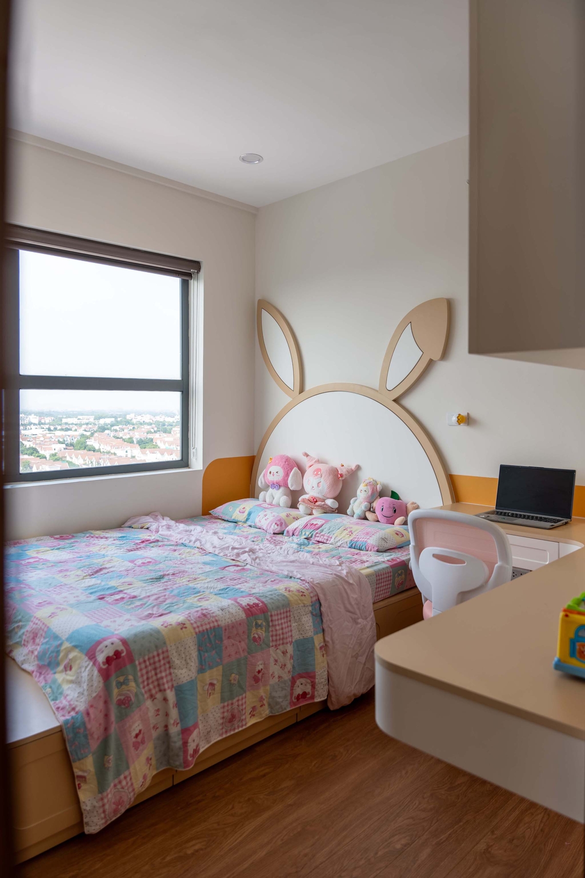 Cải tạo căn hộ 80m2 theo bảng màu rực rỡ với 320 triệu đồng- Ảnh 9. Cải tạo căn hộ 80m2 theo bảng màu rực rỡ với 320 triệu đồng- Ảnh 9.