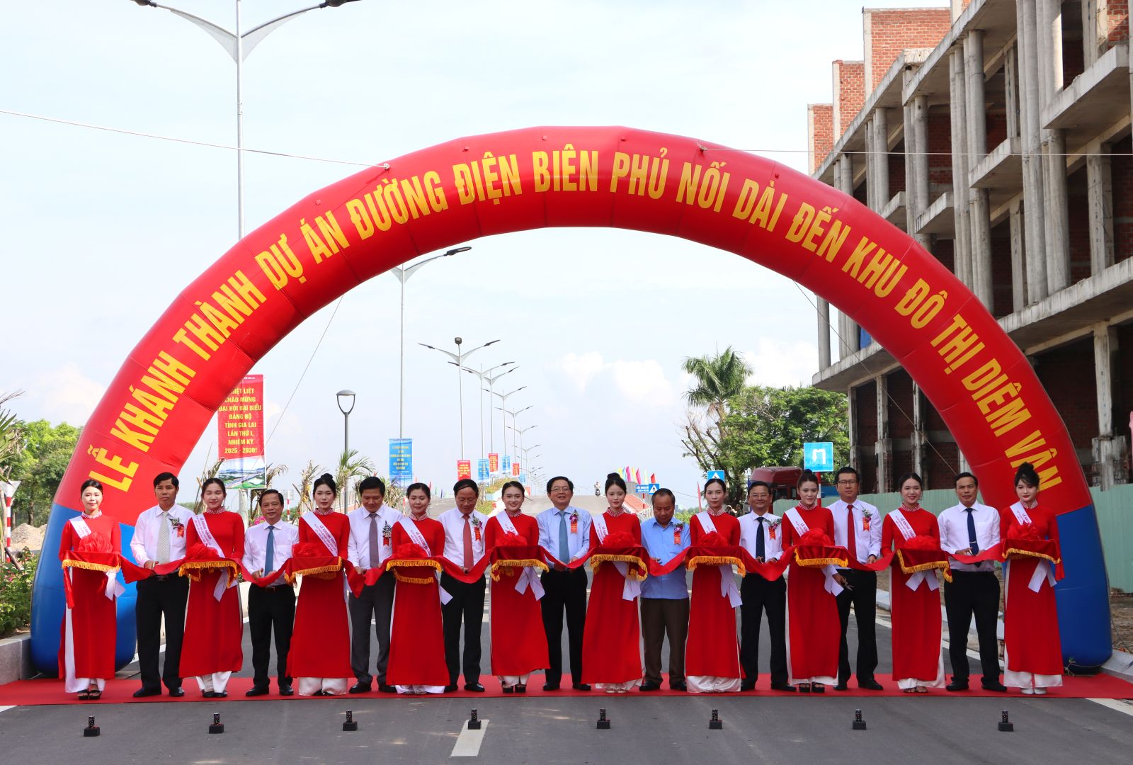 Gia Lai khánh thành dự án đường Điện Biên Phủ nối dài đến khu đô thị Diêm Vân- Ảnh 2.