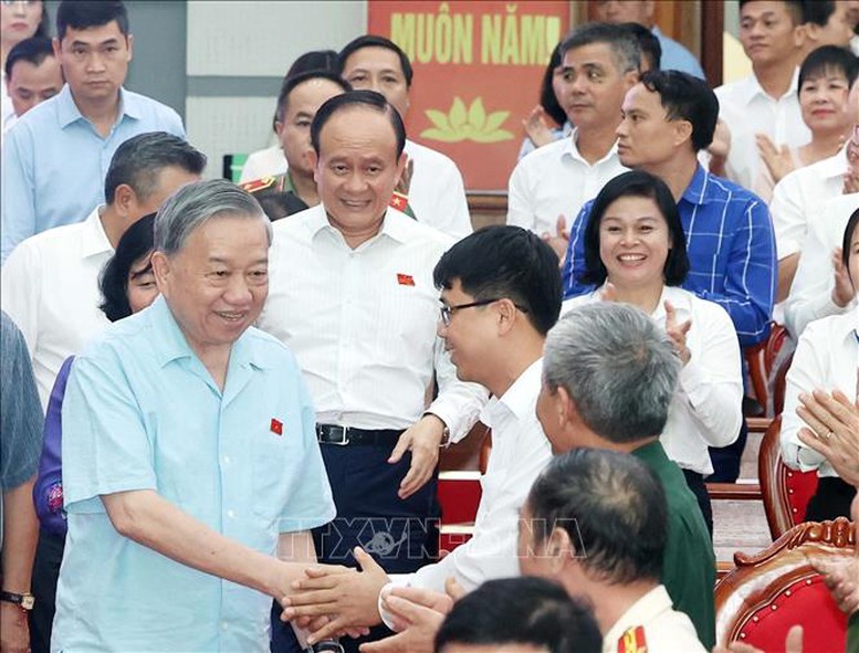 Tổng Bí thư Tô Lâm tiếp xúc cử tri 9 xã (Hà Nội) trước Kỳ họp thứ 10, Quốc hội khóa XV- Ảnh 1.