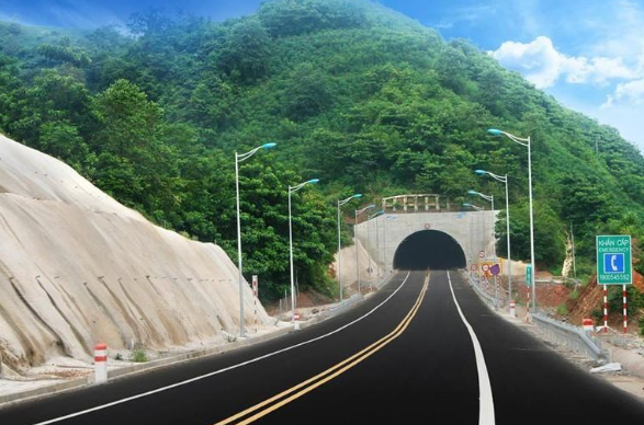Trong tháng này, Việt Nam sẽ khởi công xây dựng hầm đường bộ 3.000 tỷ, xóa bỏ điểm nghẽn giao thông hiểm trở bậc nhất Tây Bắc- Ảnh 2. Trong tháng này, Việt Nam sẽ khởi công xây dựng hầm đường bộ 3.000 tỷ, xóa bỏ điểm nghẽn giao thông hiểm trở bậc nhất Tây Bắc- Ảnh 2.