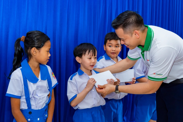 FE CREDIT và hành trình song hành vì tương lai Việt Nam bền vững (Ảnh: Dân trí) FE CREDIT và hành trình song hành vì tương lai Việt Nam bền vững (Ảnh: Dân trí)