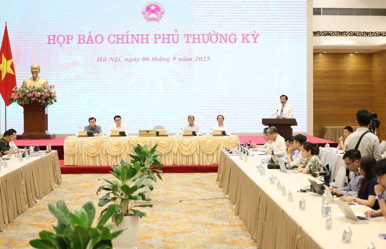 Họp báo Chính phủ thường kỳ tháng 8: KTXH tiếp tục xu hướng tích cực trên hầu hết các lĩnh vực- Ảnh 1. Họp báo Chính phủ thường kỳ tháng 8: KTXH tiếp tục xu hướng tích cực trên hầu hết các lĩnh vực- Ảnh 1.