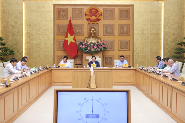 Thủ tướng: Khẩn trương xây dựng báo cáo nghiên cứu khả thi dự án đường sắt Lào Cai - Hà Nội - Hải Phòng- Ảnh 1. Thủ tướng: Khẩn trương xây dựng báo cáo nghiên cứu khả thi dự án đường sắt Lào Cai - Hà Nội - Hải Phòng- Ảnh 1.