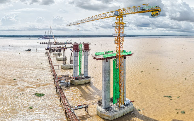 Cầu vượt sông 8.000 tỷ xoá bỏ toàn bộ các bến phà lâu đời, rút ngắn khoảng 80km từ miền Tây đến TP. HCM: Thi công xuyên lễ nỗ lực hoàn thành- Ảnh 1.