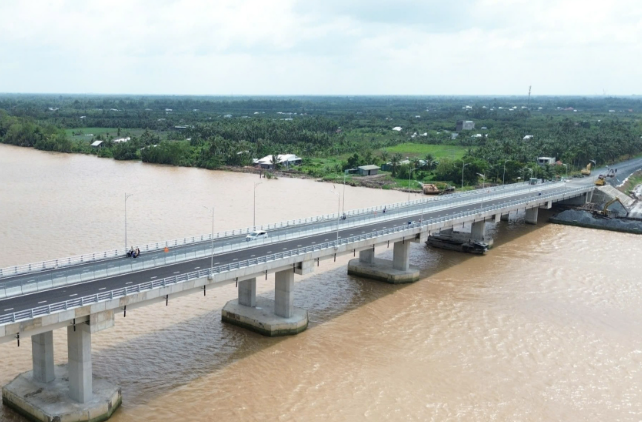Cầu vượt sông 8.000 tỷ xoá bỏ toàn bộ các bến phà lâu đời, rút ngắn khoảng 80km từ miền Tây đến TP. HCM: Thi công xuyên lễ nỗ lực hoàn thành- Ảnh 2.