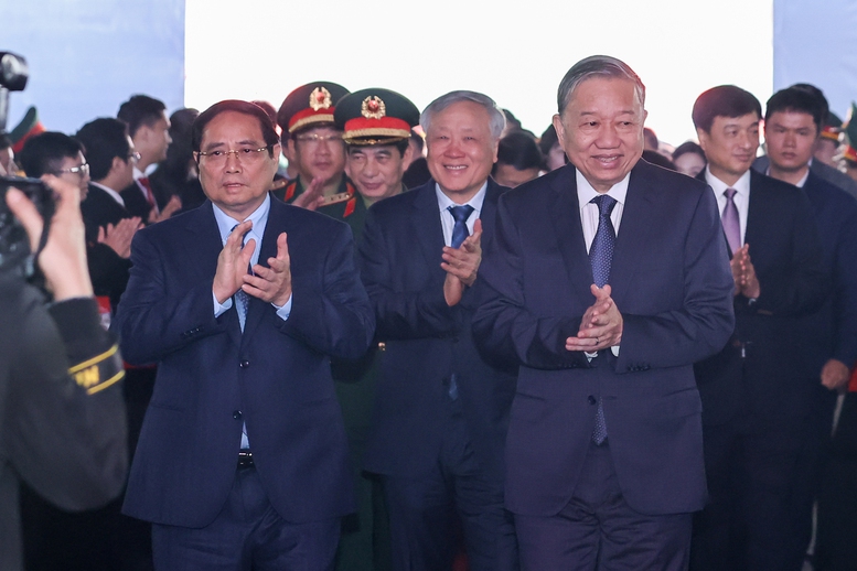 Phát biểu của Thủ tướng Chính phủ Phạm Minh Chính
tại Lễ khởi công Nhà máy chip bán dẫn công nghệ cao- Ảnh 1.