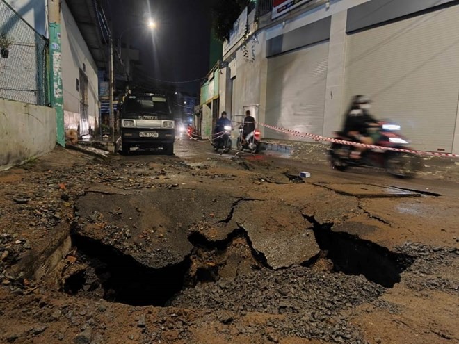 Đô thị hạng đặc biệt của Việt Nam tốc độ chìm dần nhanh bậc nhất thế giới, nhiều khu vực sụt lún mạnh- Ảnh 1.