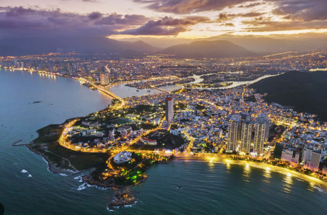 Tỉnh có đường bờ biển dài nhất Việt Nam phấn đấu 1 năm nữa cất cánh lên thành phố trực thuộc Trung ương- Ảnh 2.