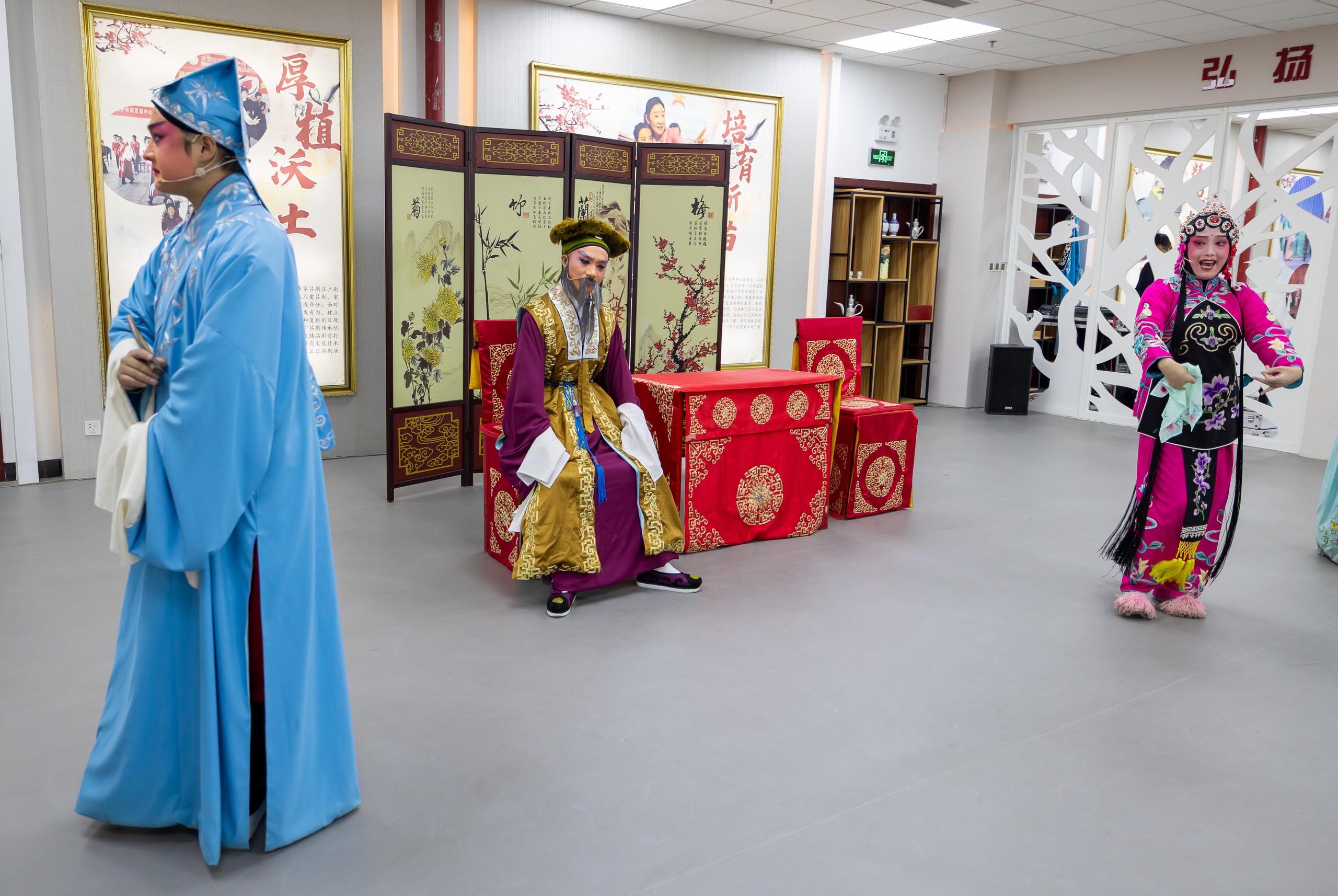 Photo Travel: Về Sơn Đông xem kịch Lữ- Ảnh 2. Photo Travel: Về Sơn Đông xem kịch Lữ- Ảnh 2.