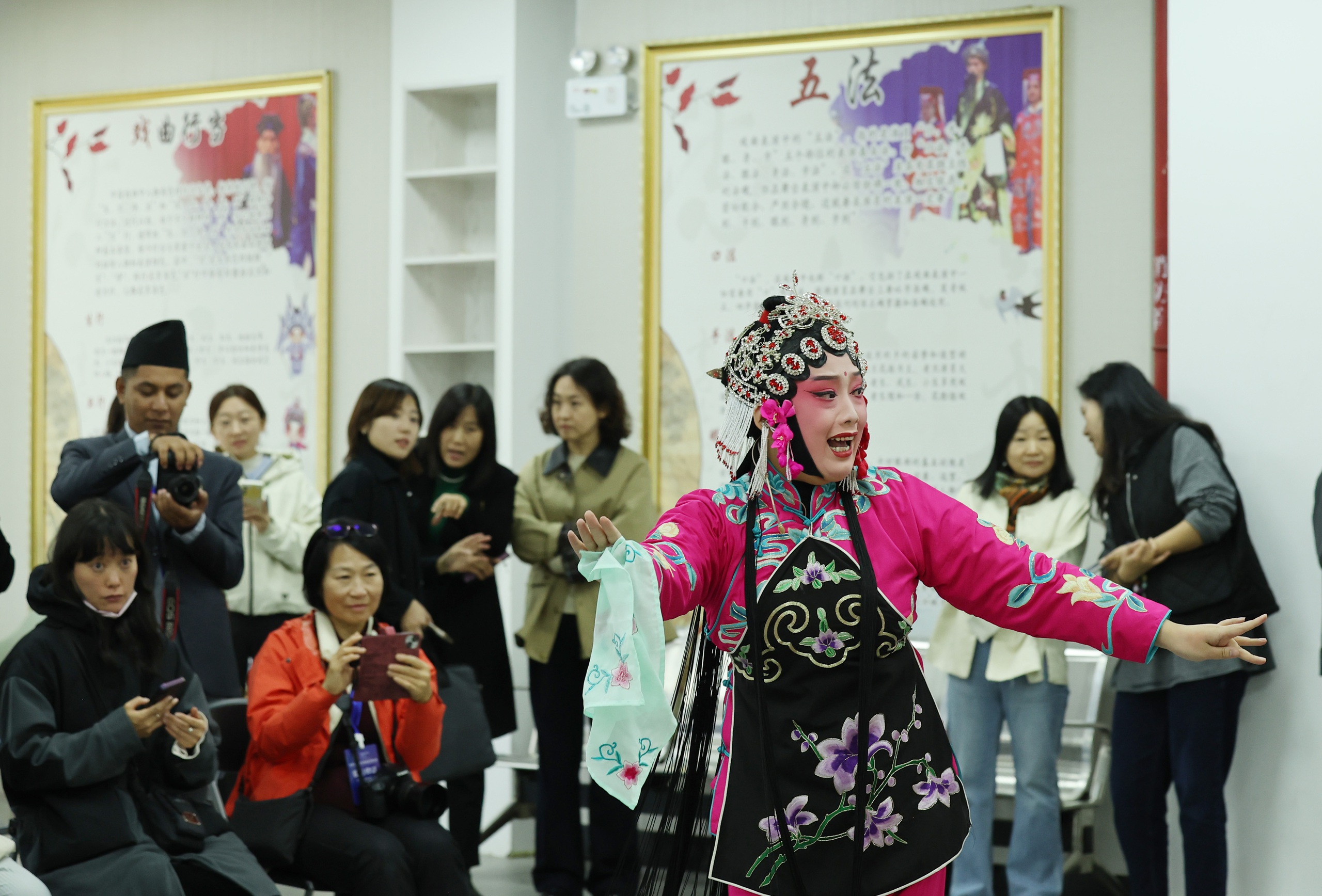 Photo Travel: Về Sơn Đông xem kịch Lữ