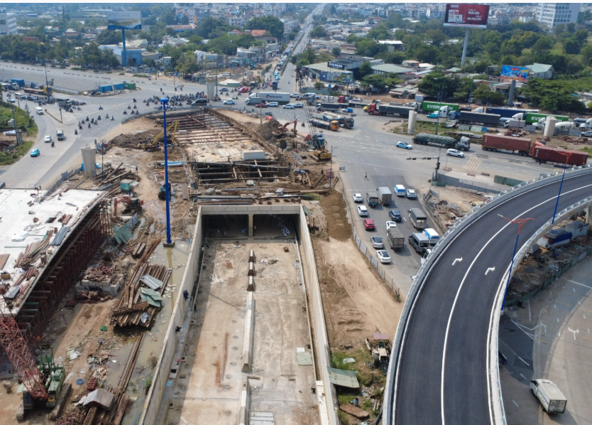Chỉ vài tuần nữa, chính thức thông xe hầm chui cuối cùng tại nút giao 3.400 tỷ hiện đại nhất thành phố giàu nhất Việt Nam- Ảnh 1.
