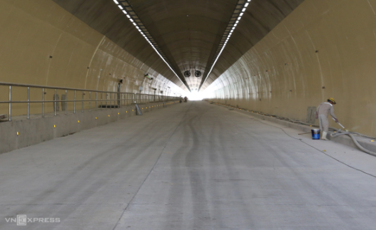 Ngày kia, chính thức thông xe hầm xuyên núi kết nối 2 tỉnh hẹp ngang của Việt Nam- Ảnh 2. Ngày kia, chính thức thông xe hầm xuyên núi kết nối 2 tỉnh hẹp ngang của Việt Nam- Ảnh 2.