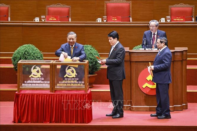 Đại hội XIV của Đảng: Bầu Ban Chấp hành Trung ương khóa XIV- Ảnh 4. Đại hội XIV của Đảng: Bầu Ban Chấp hành Trung ương khóa XIV- Ảnh 4.