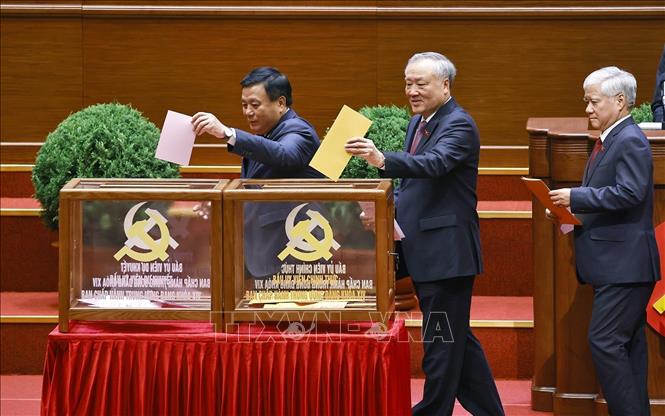 Đại hội XIV của Đảng: Bầu Ban Chấp hành Trung ương khóa XIV- Ảnh 10. Đại hội XIV của Đảng: Bầu Ban Chấp hành Trung ương khóa XIV- Ảnh 10.