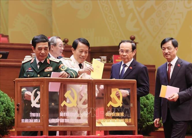 Đại hội XIV của Đảng: Bầu Ban Chấp hành Trung ương khóa XIV- Ảnh 12. Đại hội XIV của Đảng: Bầu Ban Chấp hành Trung ương khóa XIV- Ảnh 12.