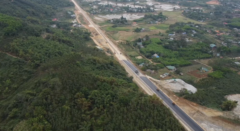 Trước Tết Nguyên đán, chính thức khai thác tuyến cao tốc Tuyên Quang – Hà Giang, rút ngắn kết nối từ 4 giờ còn chưa đầy 1 giờ- Ảnh 2. Trước Tết Nguyên đán, chính thức khai thác tuyến cao tốc Tuyên Quang – Hà Giang, rút ngắn kết nối từ 4 giờ còn chưa đầy 1 giờ- Ảnh 2.