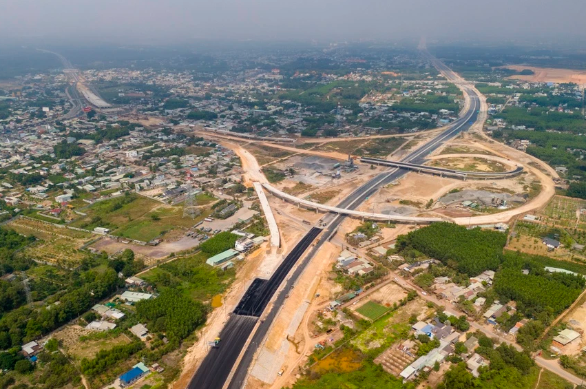 Trước Tết Nguyên đán, tuyến cao tốc 18.000 tỷ kết nối 2 tỉnh thành giàu nhất Việt Nam sẽ chính thức thông xe- Ảnh 2.