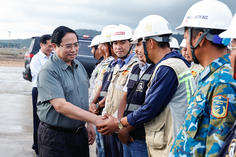 Thủ tướng: "Không lãng phí một ngày" trong triển khai các dự án phục vụ APEC tại Phú Quốc- Ảnh 1.