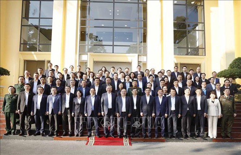 Tổng Bí thư Tô Lâm: Quảng Ninh từng bước trở thành hình mẫu phát triển xanh, hiện đại, sáng tạo và hội nhập quốc tế- Ảnh 5. Tổng Bí thư Tô Lâm: Quảng Ninh từng bước trở thành hình mẫu phát triển xanh, hiện đại, sáng tạo và hội nhập quốc tế- Ảnh 5.