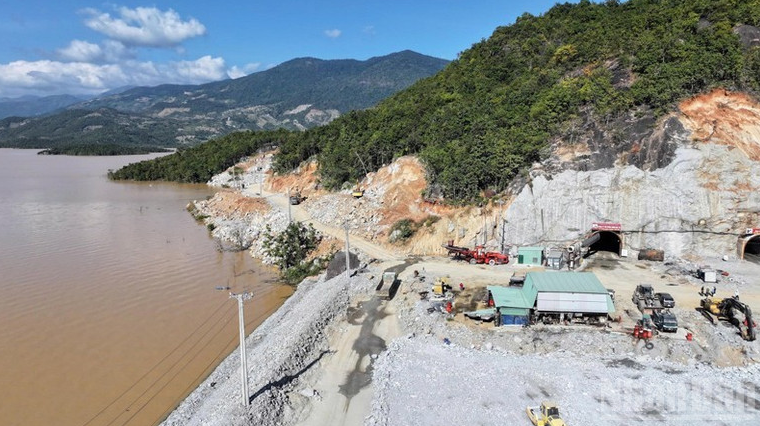 Hơn 3 năm nữa, nhà máy thủy điện tích năng đầu tiên của Việt Nam sẽ chính thức phát điện- Ảnh 2. Hơn 3 năm nữa, nhà máy thủy điện tích năng đầu tiên của Việt Nam sẽ chính thức phát điện- Ảnh 2.