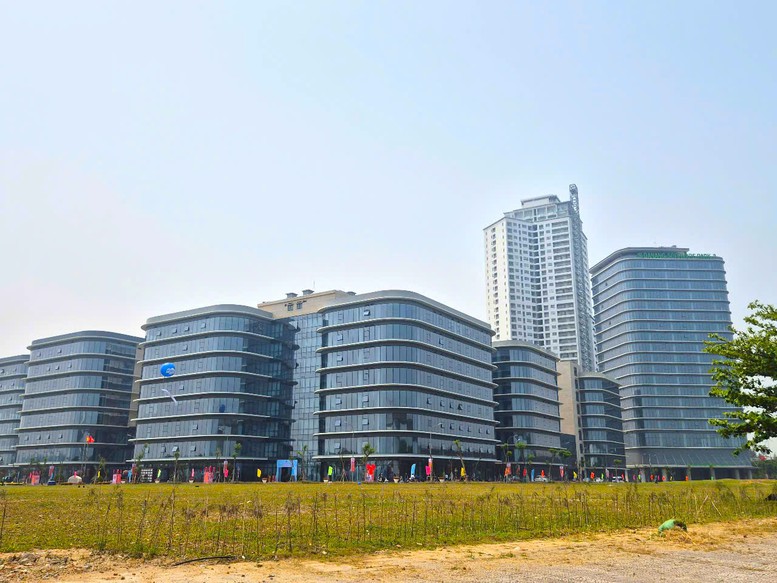 Khu Công viên phần mềm Đà Nẵng số 2 nơi đặt trụ sở Trung tâm tài chính quốc tế. Nguồn ảnh: Báo Chính phủ Khu Công viên phần mềm Đà Nẵng số 2 nơi đặt trụ sở Trung tâm tài chính quốc tế. Nguồn ảnh: Báo Chính phủ