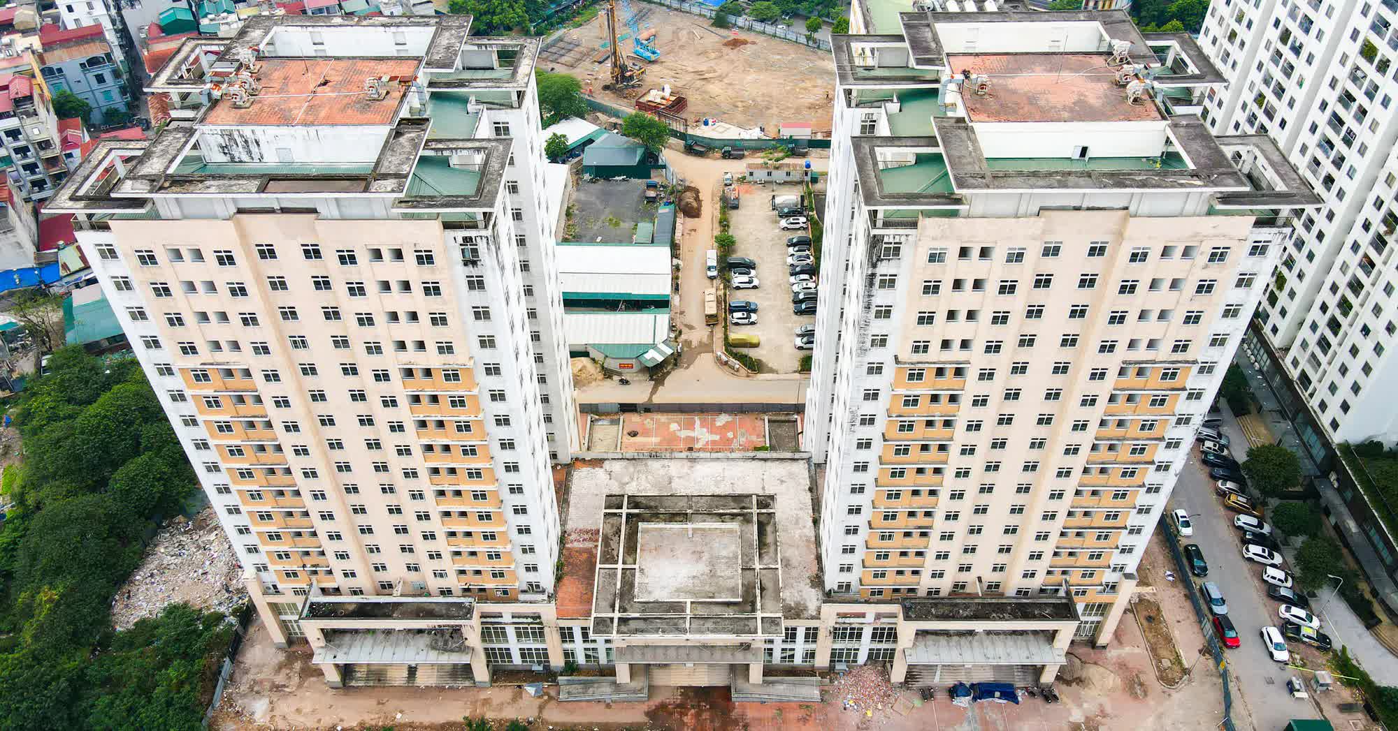 Cận cảnh toà nhà tái định cư cạnh khu đô thị Starlake vừa được Hà Nội yêu cầu sớm bàn giao