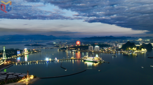 7 tháng nữa, tỉnh sắp lên TP trực thuộc Trung ương sẽ xây Trung tâm hành chính mới, tọa lạc tại vùng vịnh liên thông với Di sản thiên nhiên thế giới- Ảnh 2. 7 tháng nữa, tỉnh sắp lên TP trực thuộc Trung ương sẽ xây Trung tâm hành chính mới, tọa lạc tại vùng vịnh liên thông với Di sản thiên nhiên thế giới- Ảnh 2.