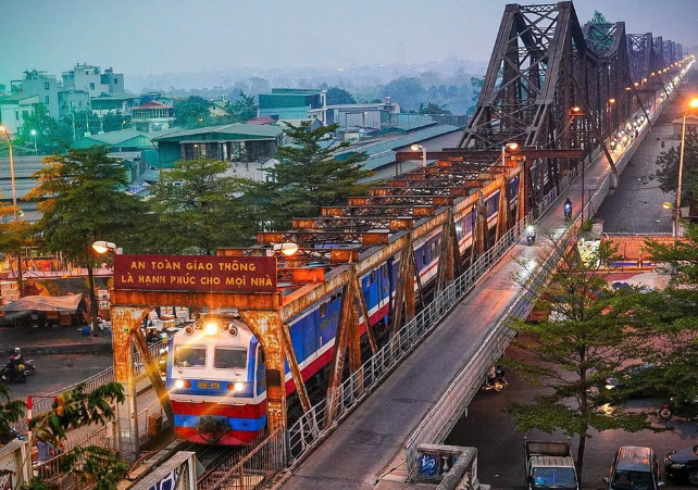 Cây cầu thép có tuổi đời lớn nhất Việt Nam chính thức hoạt động trở lại- Ảnh 1.