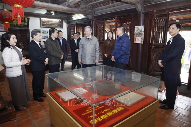 Tổng Bí thư Tô Lâm dâng hương tưởng niệm các đồng chí lãnh đạo tiền bối- Ảnh 3.